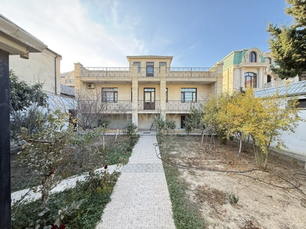 Satılır 6 otaqlı həyət evi 400 m²