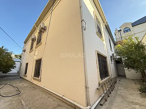 Satılır 6 otaqlı həyət evi 400 m²