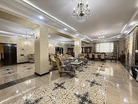 Satılır 6 otaqlı həyət evi 400 m²