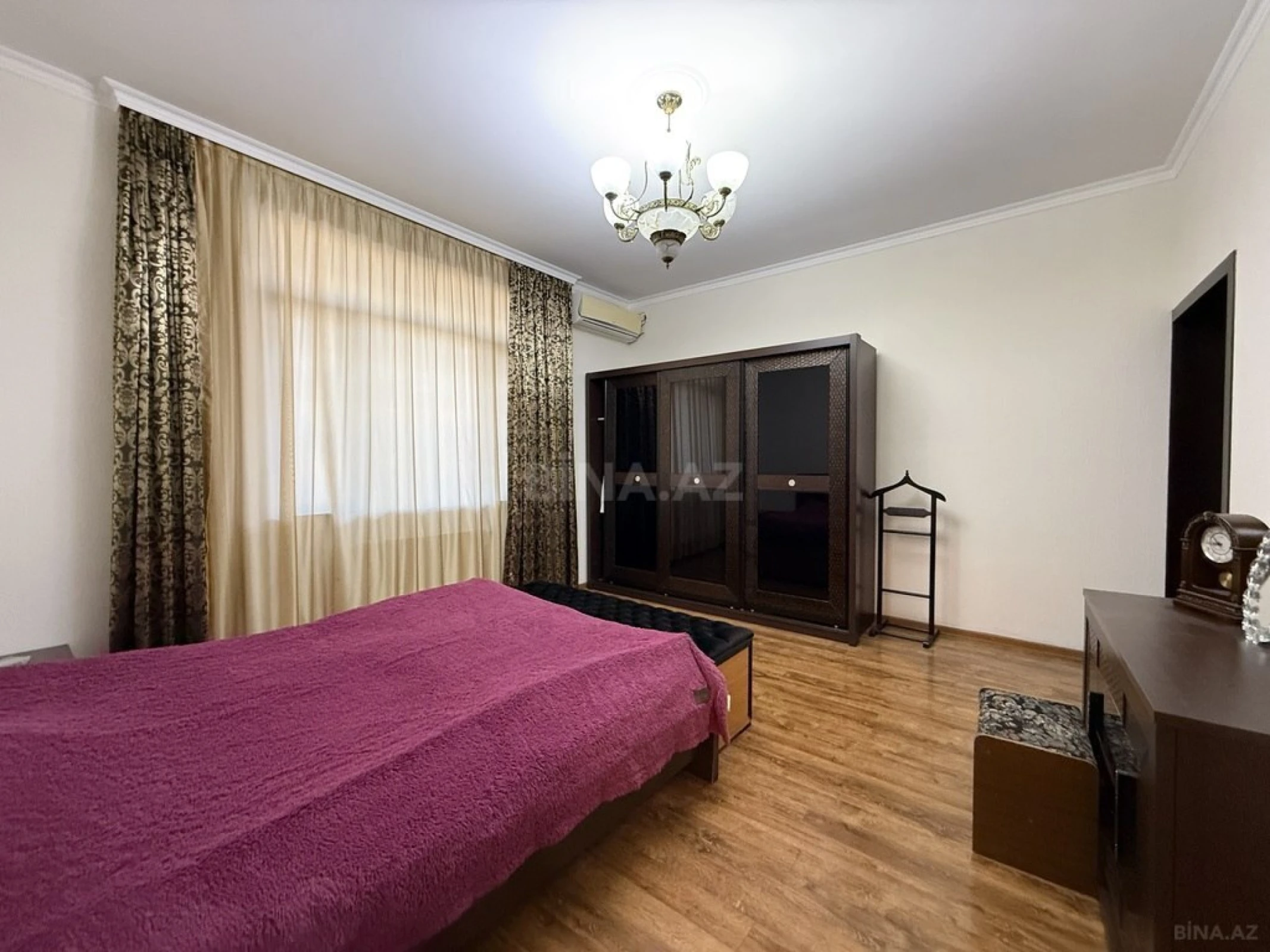 Satılır 6 otaqlı həyət evi 400 m²