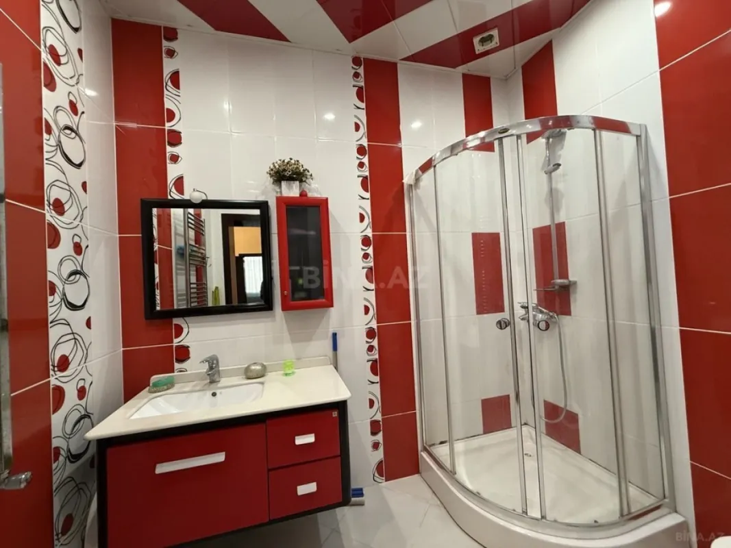 Satılır 6 otaqlı həyət evi 400 m²