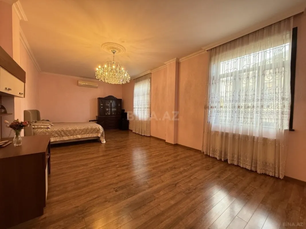Satılır 6 otaqlı həyət evi 400 m²