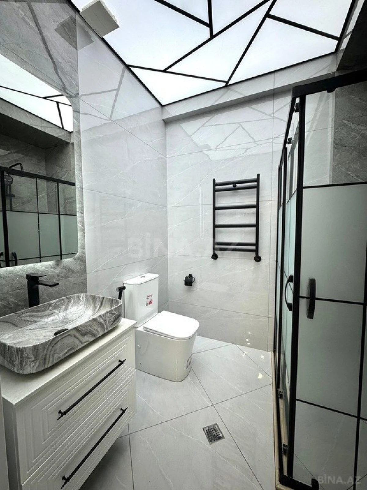 Satılır 2 otaqlı mənzil 55 m²