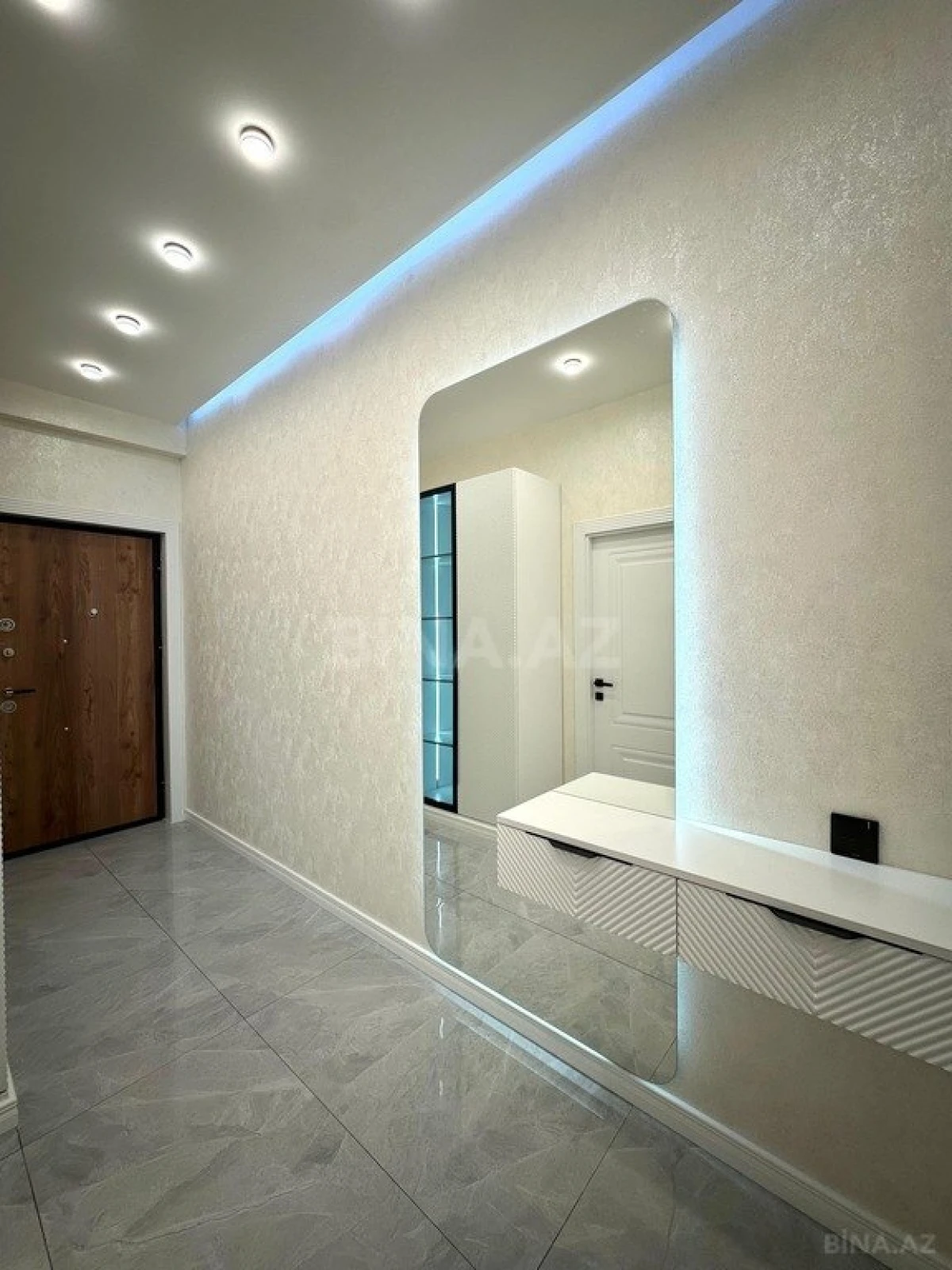 Satılır 2 otaqlı mənzil 55 m²