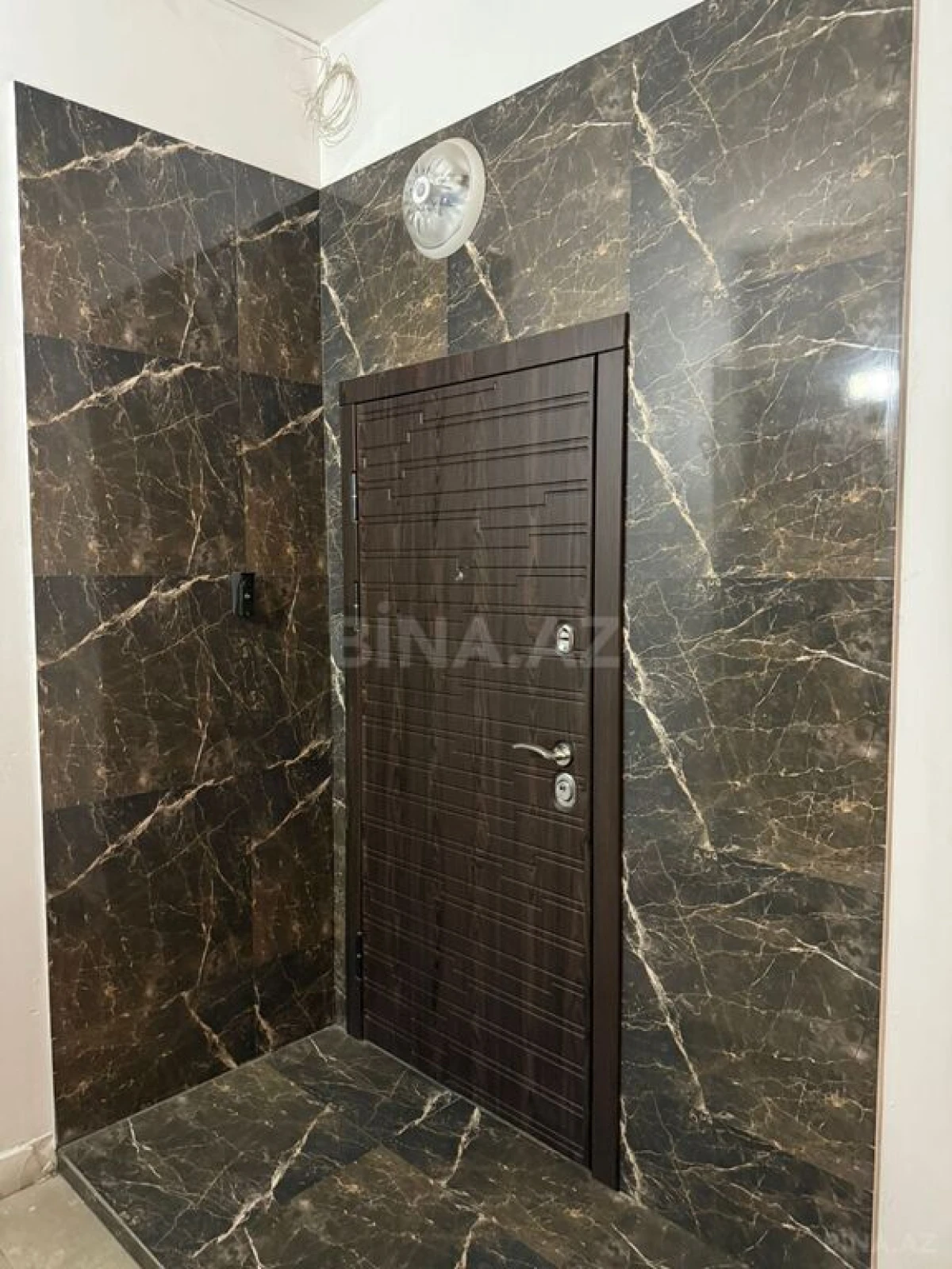 Satılır 3 otaqlı mənzil 115 m²