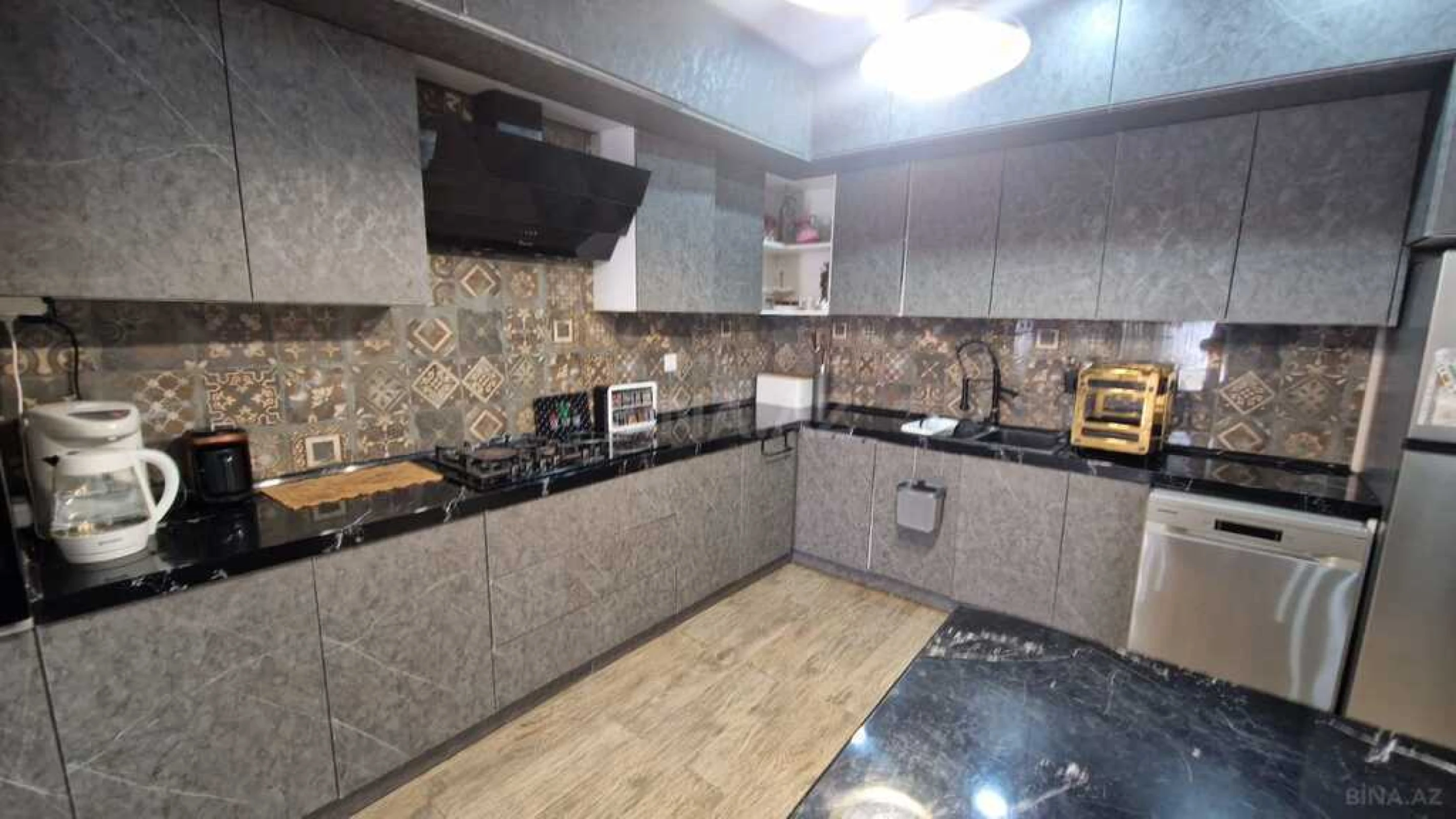 Satılır 6 otaqlı həyət evi 360 m²