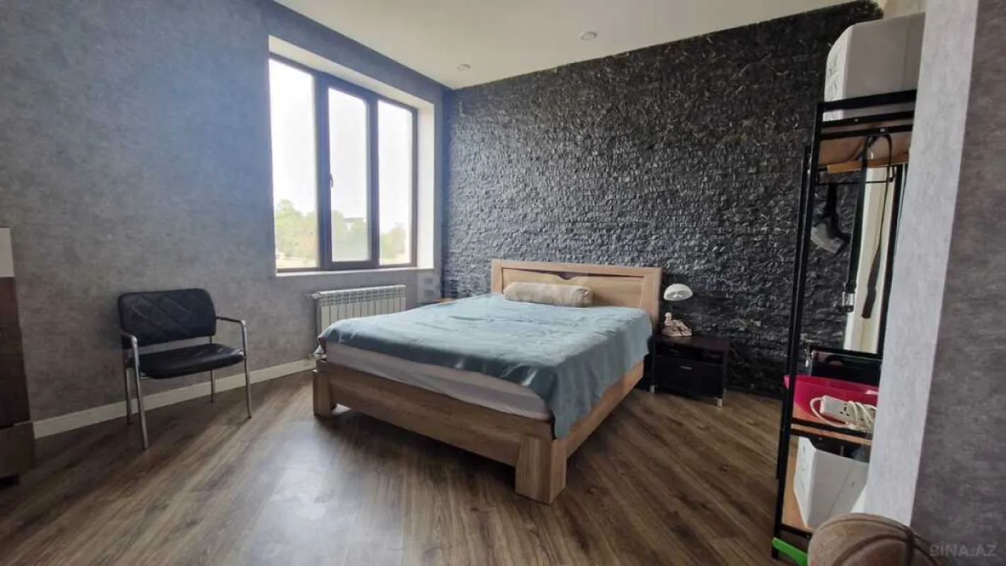 Satılır 6 otaqlı həyət evi 360 m²