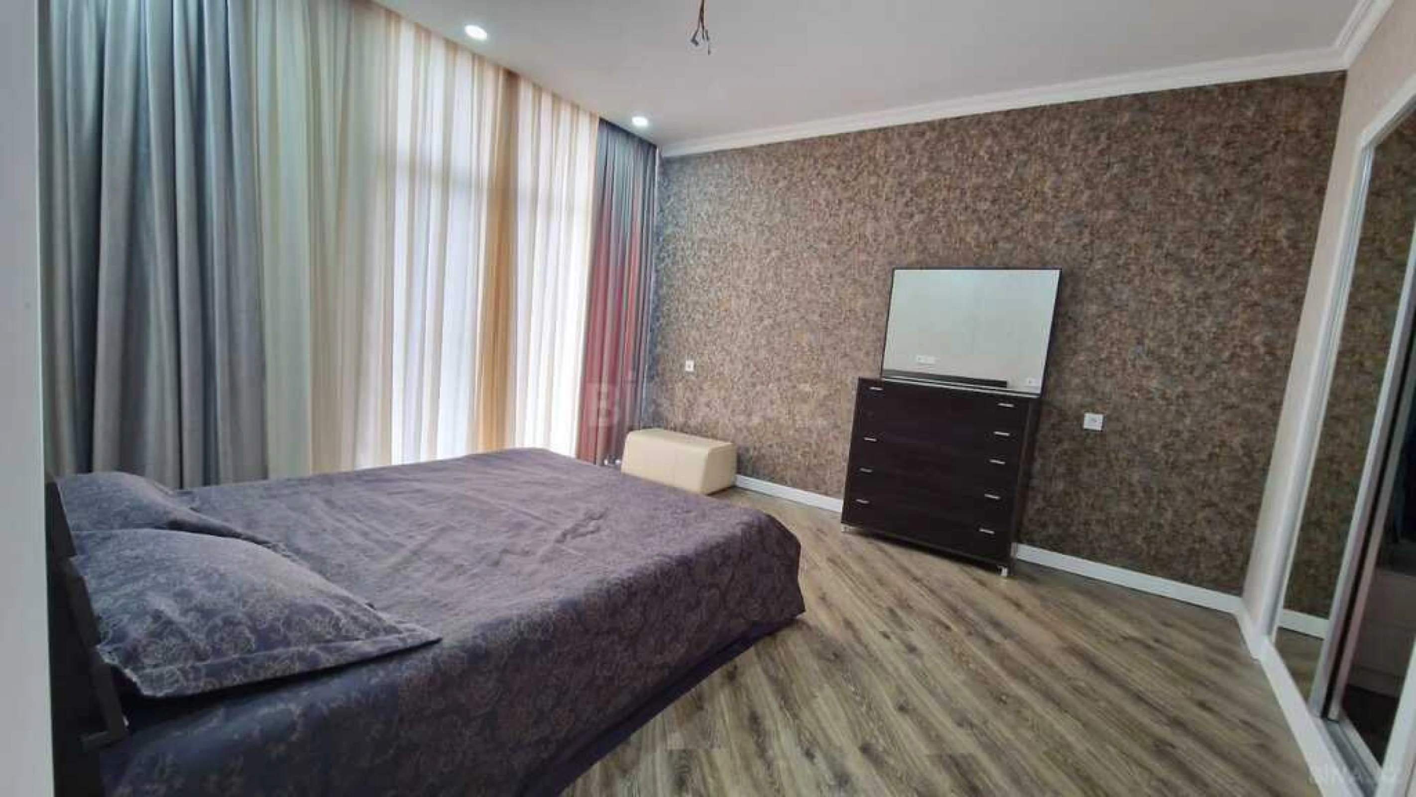 Satılır 6 otaqlı həyət evi 360 m²