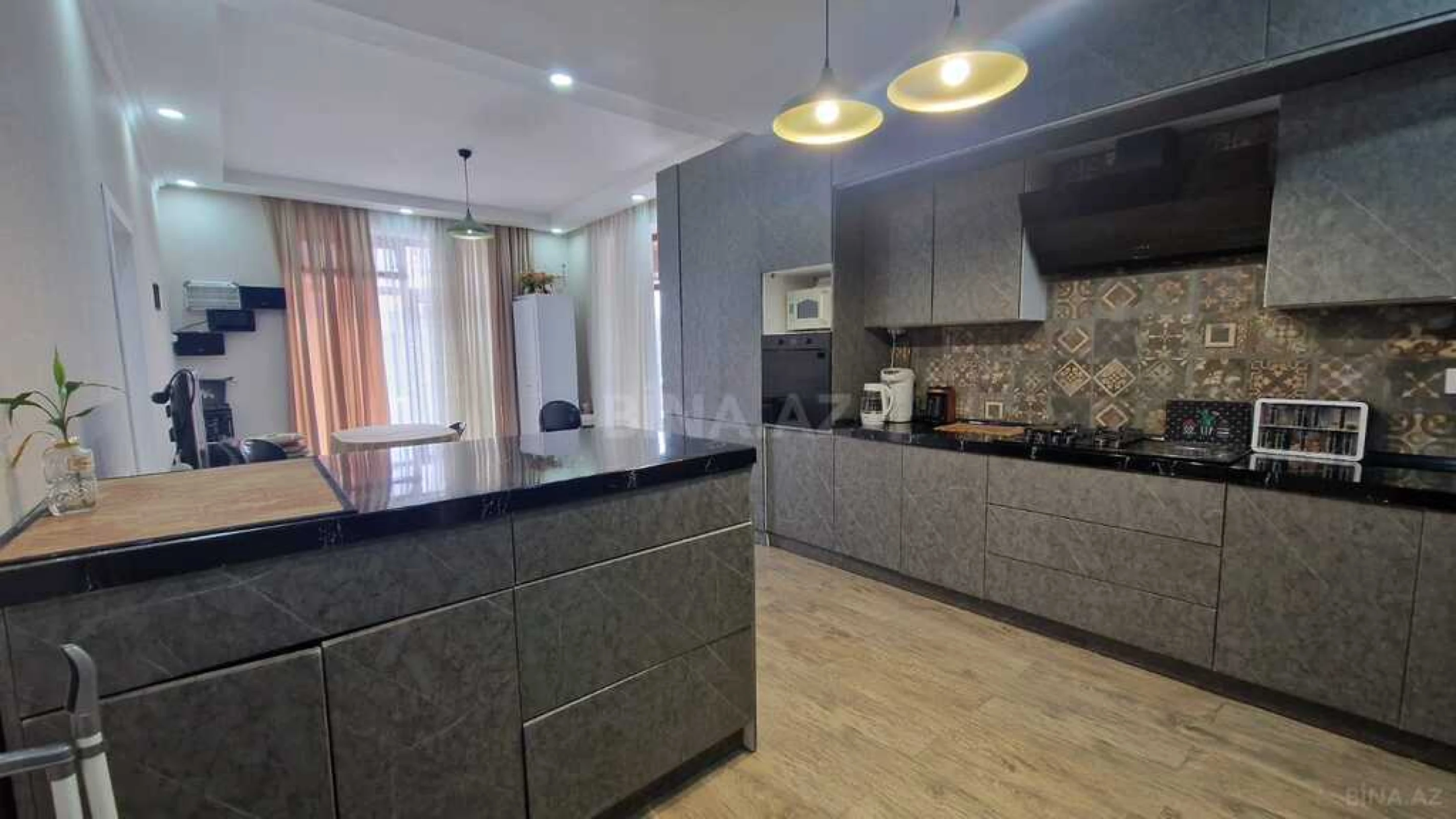 Satılır 6 otaqlı həyət evi 360 m²