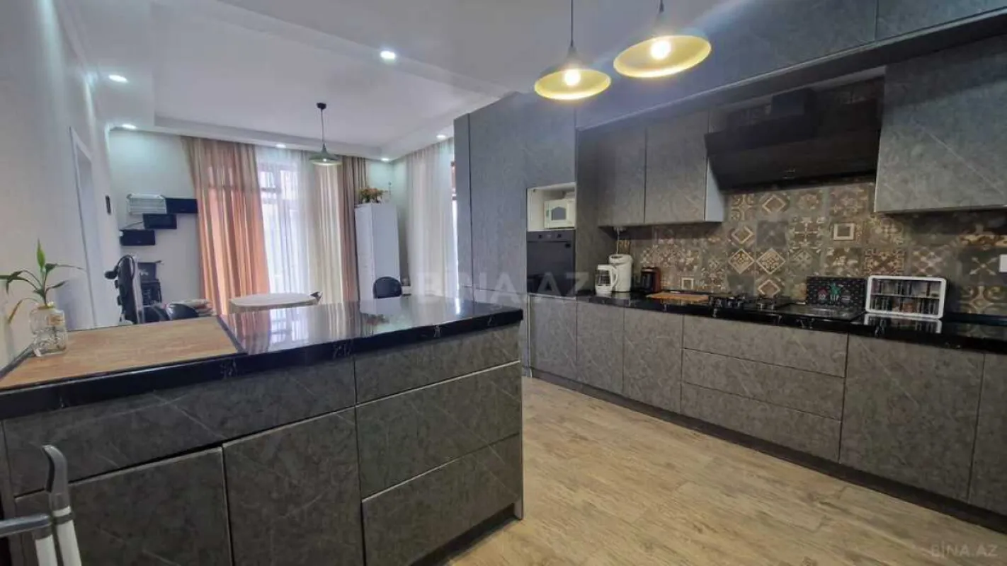 Satılır 6 otaqlı həyət evi 360 m²