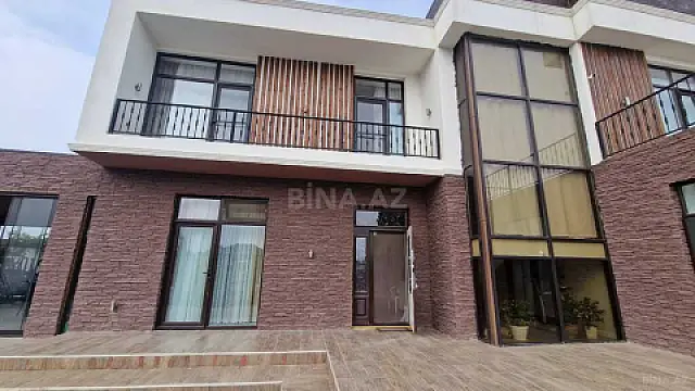 Satılır 6 otaqlı həyət evi 360 m²