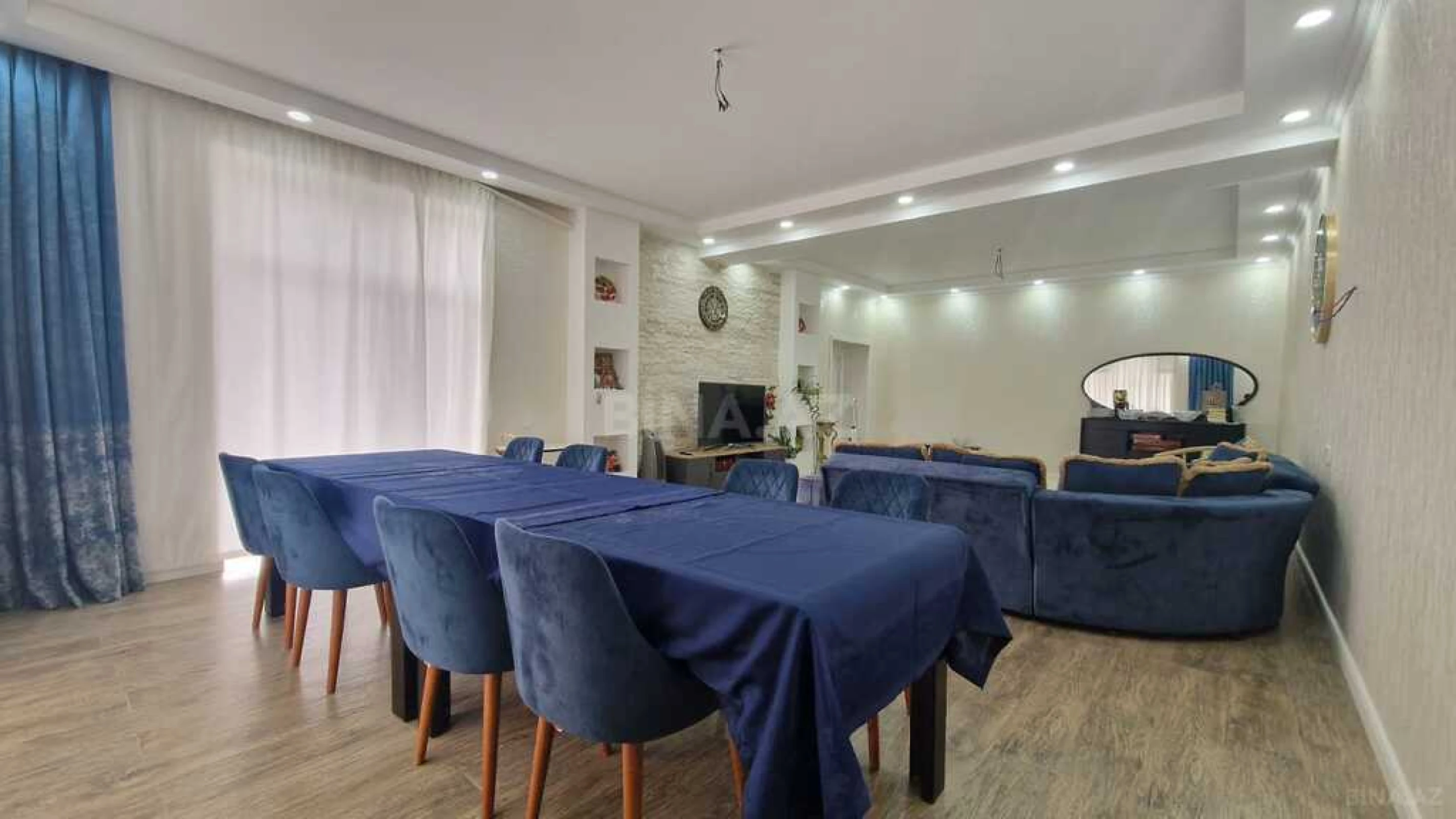 Satılır 6 otaqlı həyət evi 360 m²