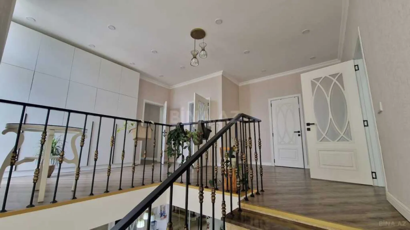 Satılır 6 otaqlı həyət evi 360 m²