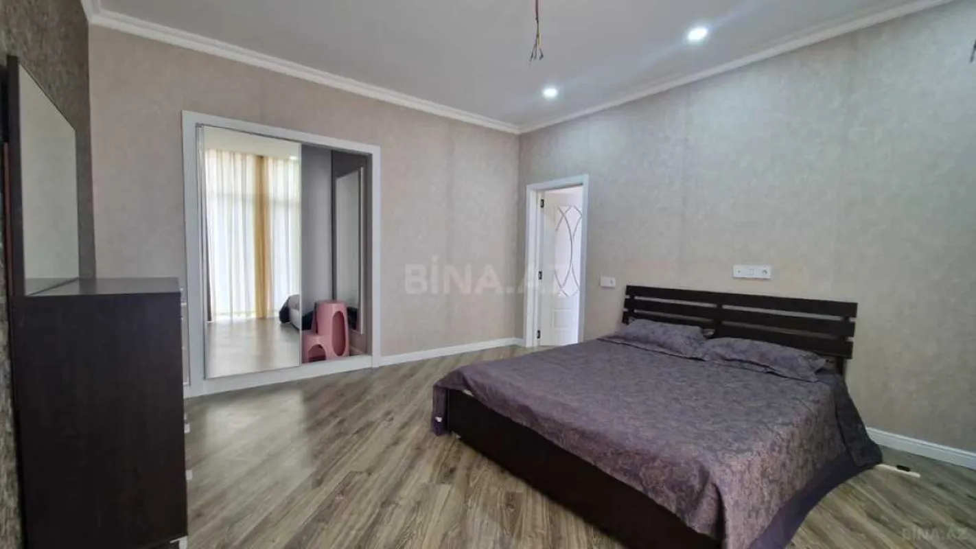 Satılır 6 otaqlı həyət evi 360 m²
