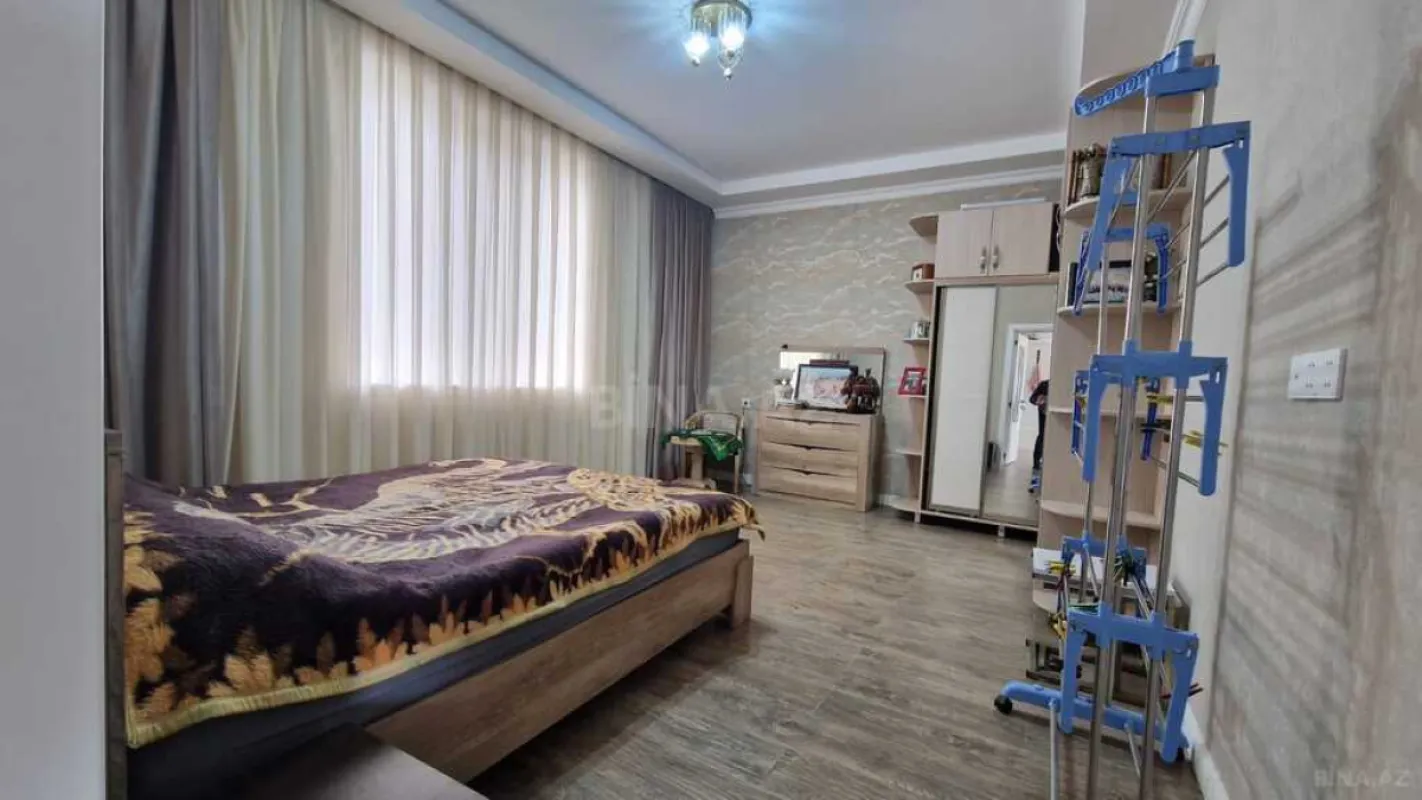 Satılır 6 otaqlı həyət evi 360 m²