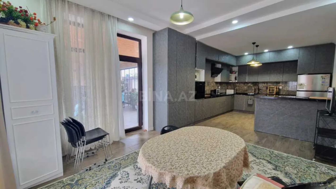 Satılır 6 otaqlı həyət evi 360 m²