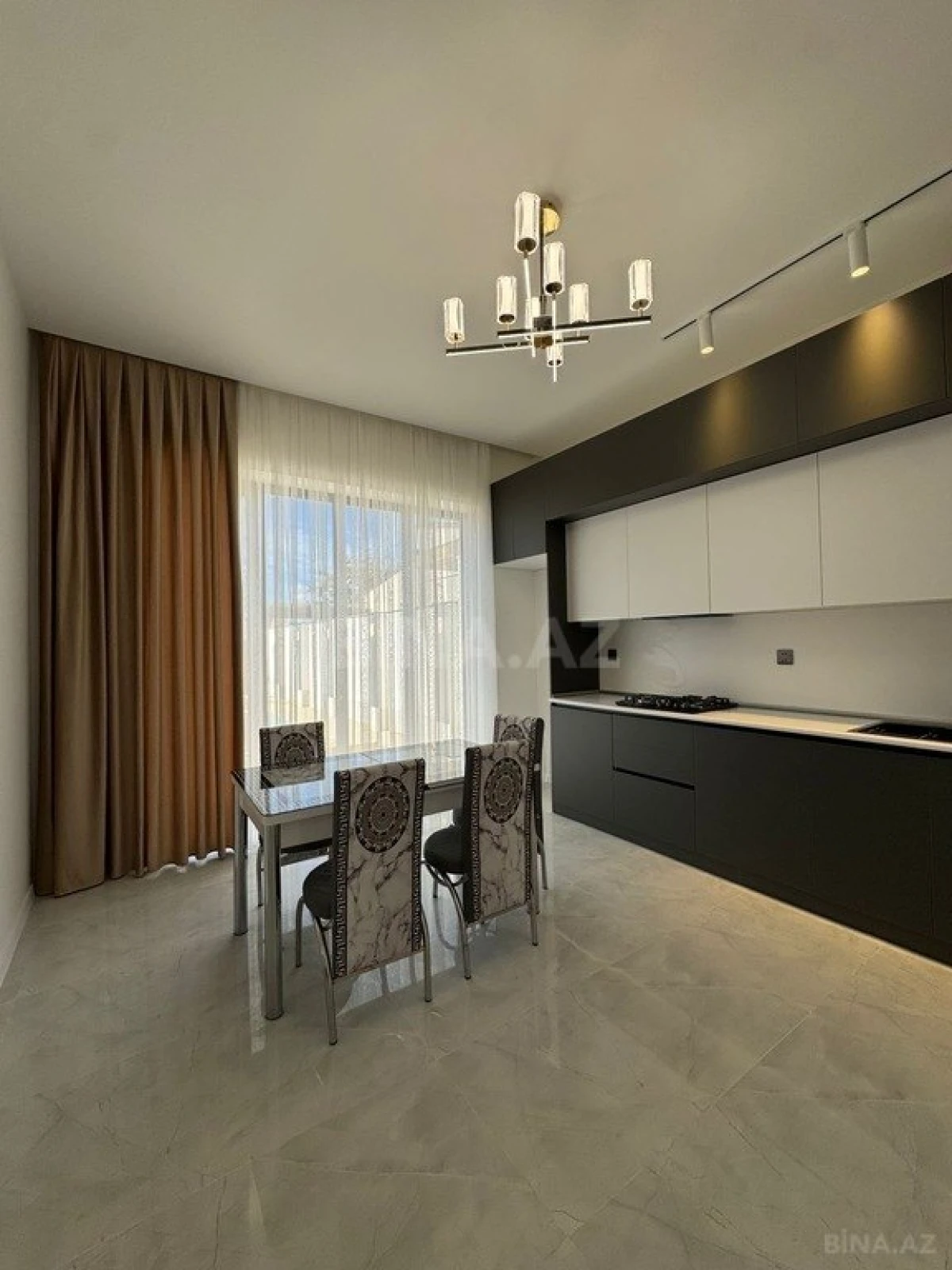 Satılır 4 otaqlı həyət evi 170 m²