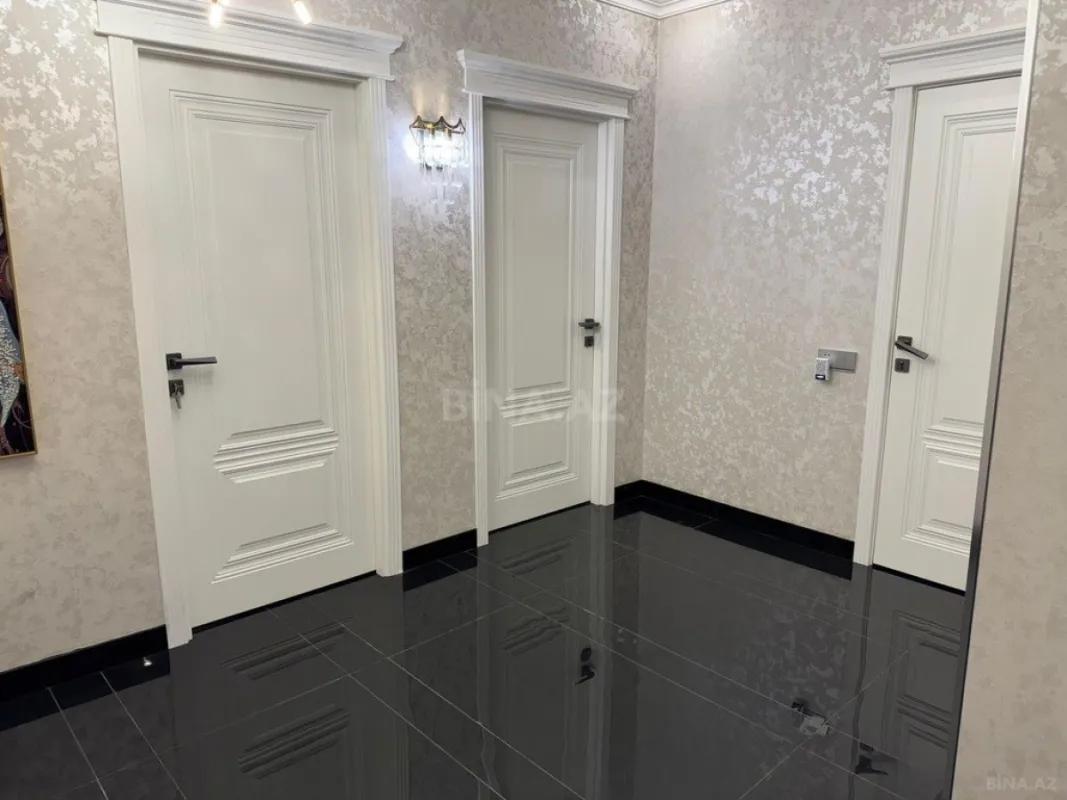 Satılır 4 otaqlı həyət evi 400 m²