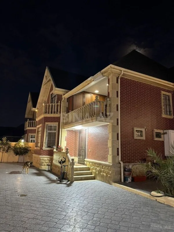 Satılır 4 otaqlı həyət evi 400 m²