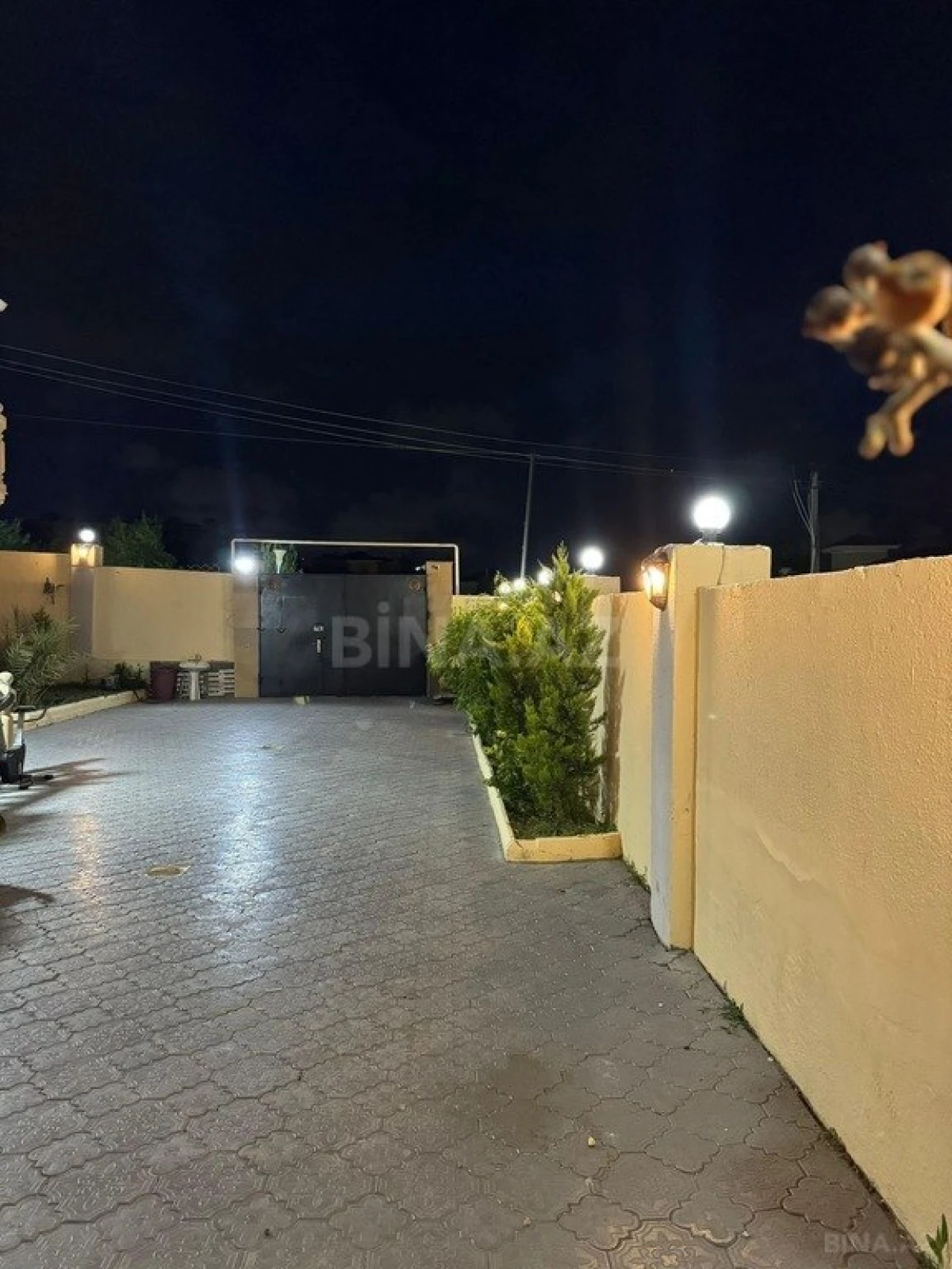 Satılır 4 otaqlı həyət evi 400 m²