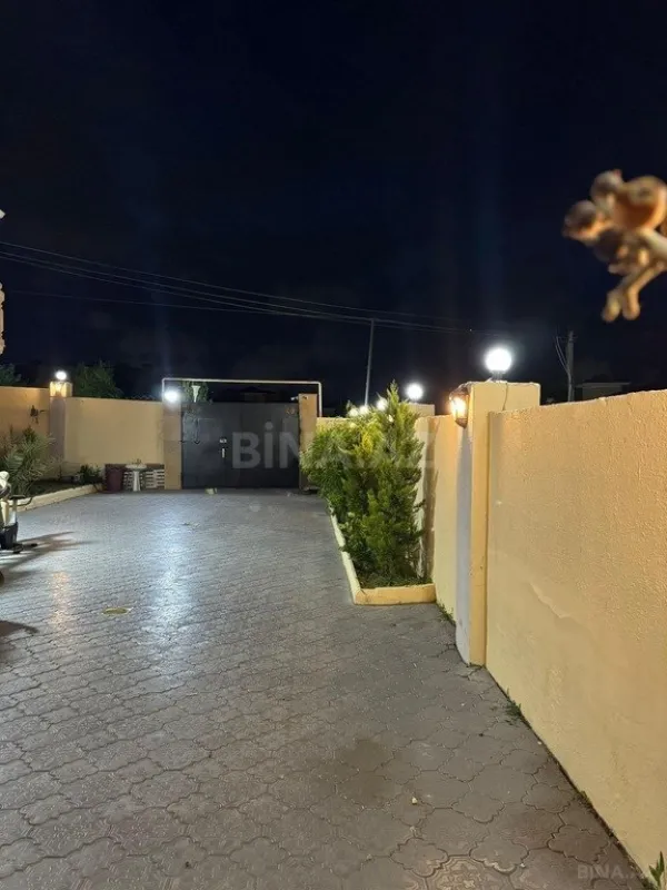 Satılır 4 otaqlı həyət evi 400 m²
