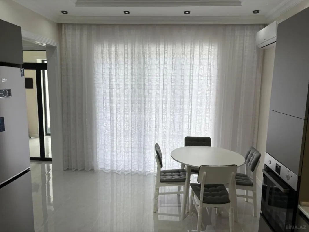 Kirayə verilir 6 otaqlı həyət evi 300 m²