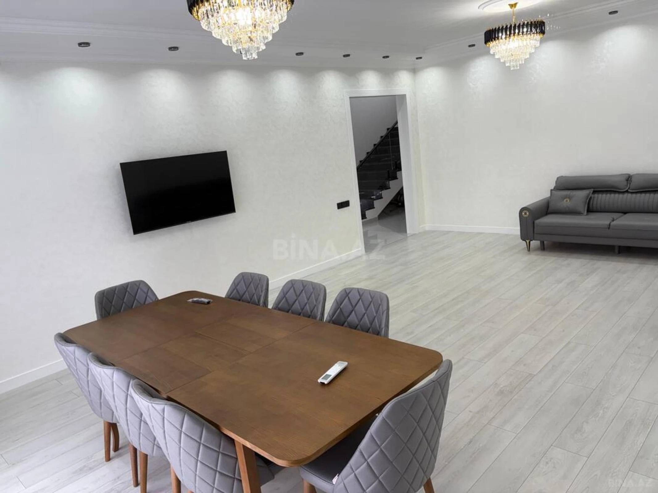 Kirayə verilir 6 otaqlı həyət evi 300 m²