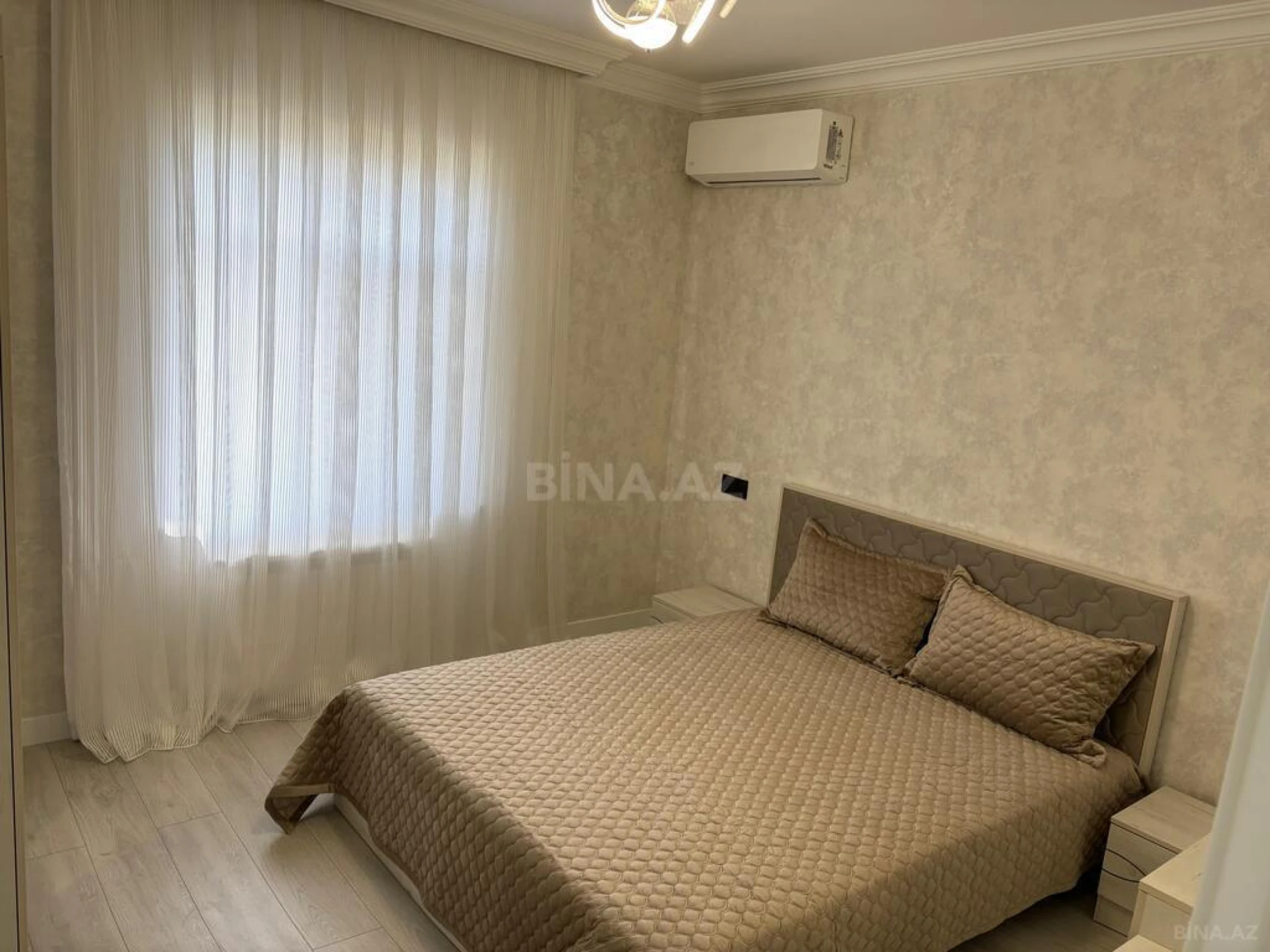 Kirayə verilir 6 otaqlı həyət evi 300 m²