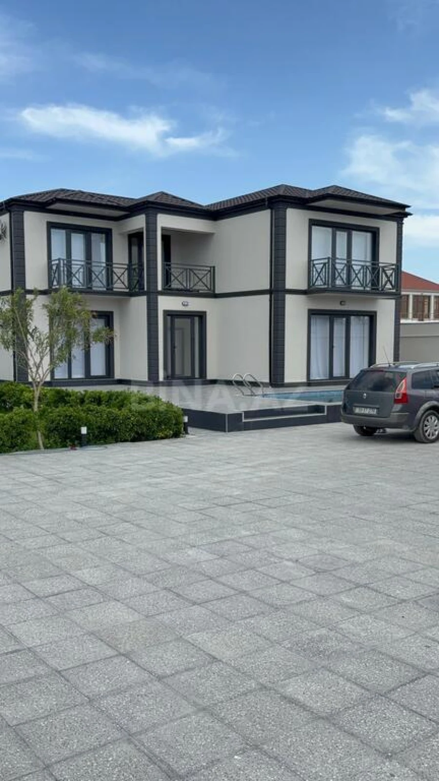 Kirayə verilir 6 otaqlı həyət evi 300 m²