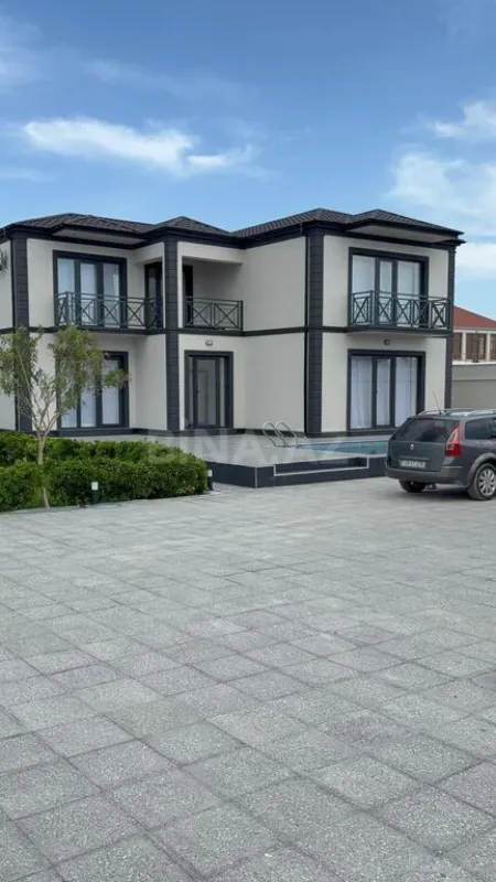 Kirayə verilir 6 otaqlı həyət evi 300 m²