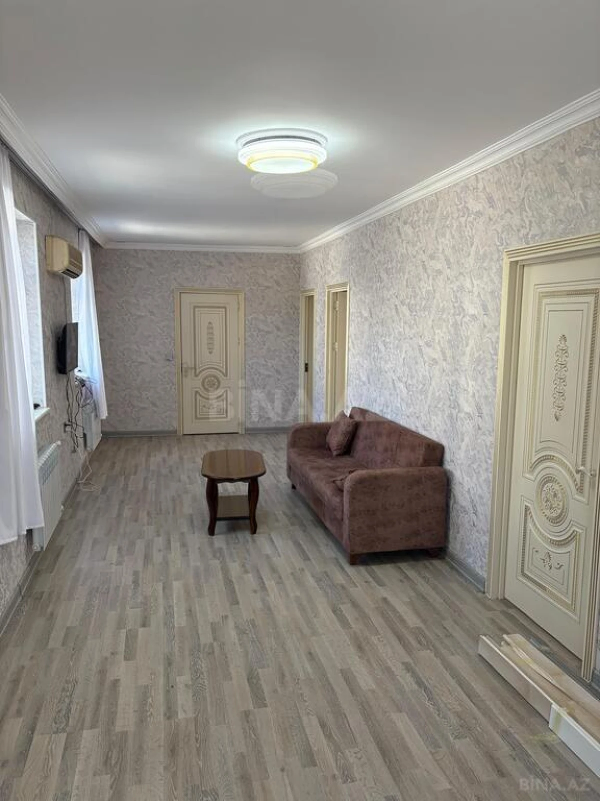 Kirayə verilir 6 otaqlı həyət evi 300 m²