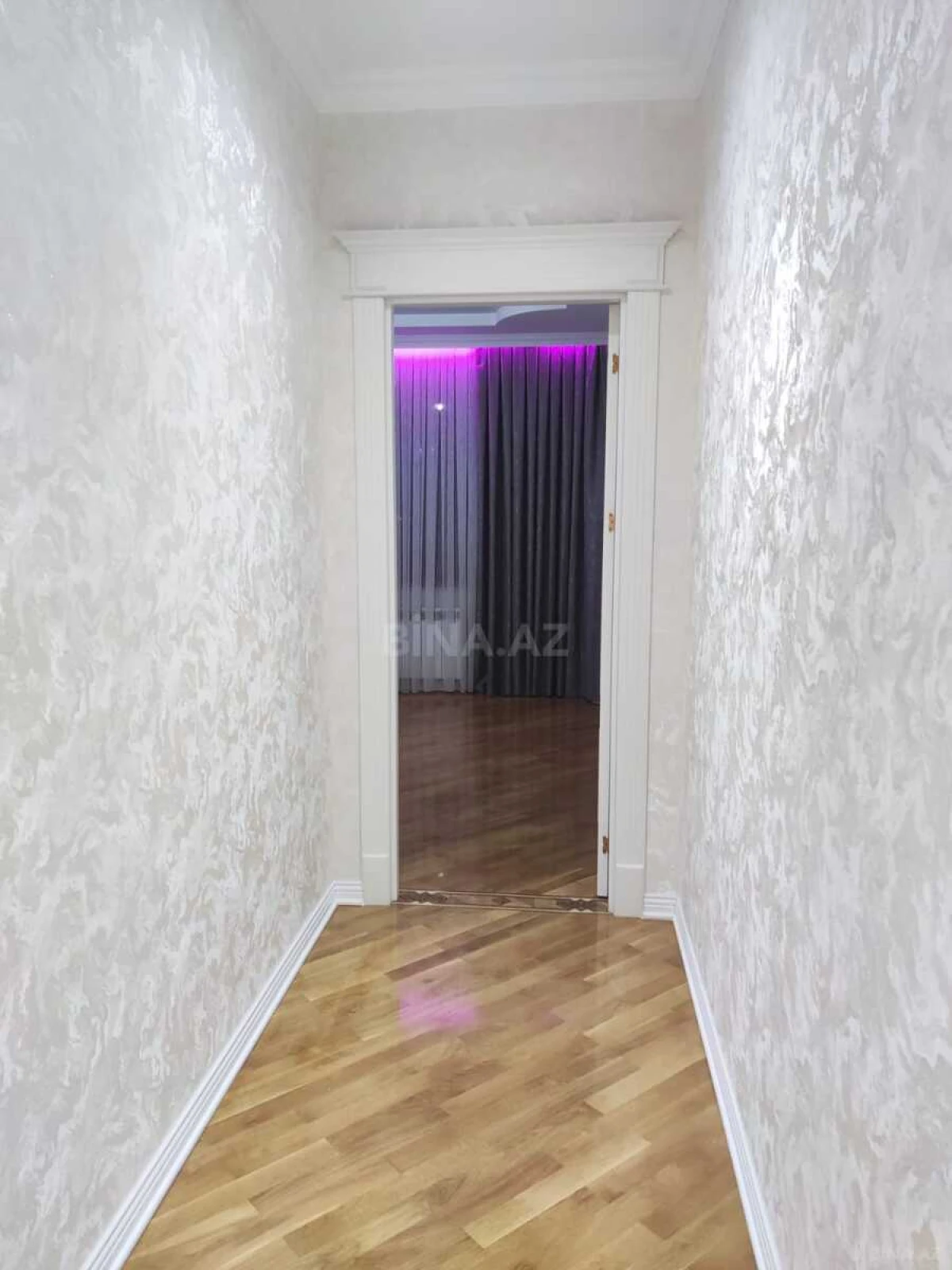 Satılır 3 otaqlı mənzil 114 m²