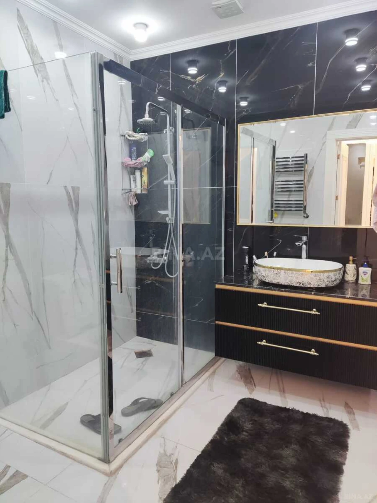 Satılır 3 otaqlı mənzil 114 m²