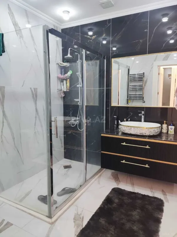 Satılır 3 otaqlı mənzil 114 m²