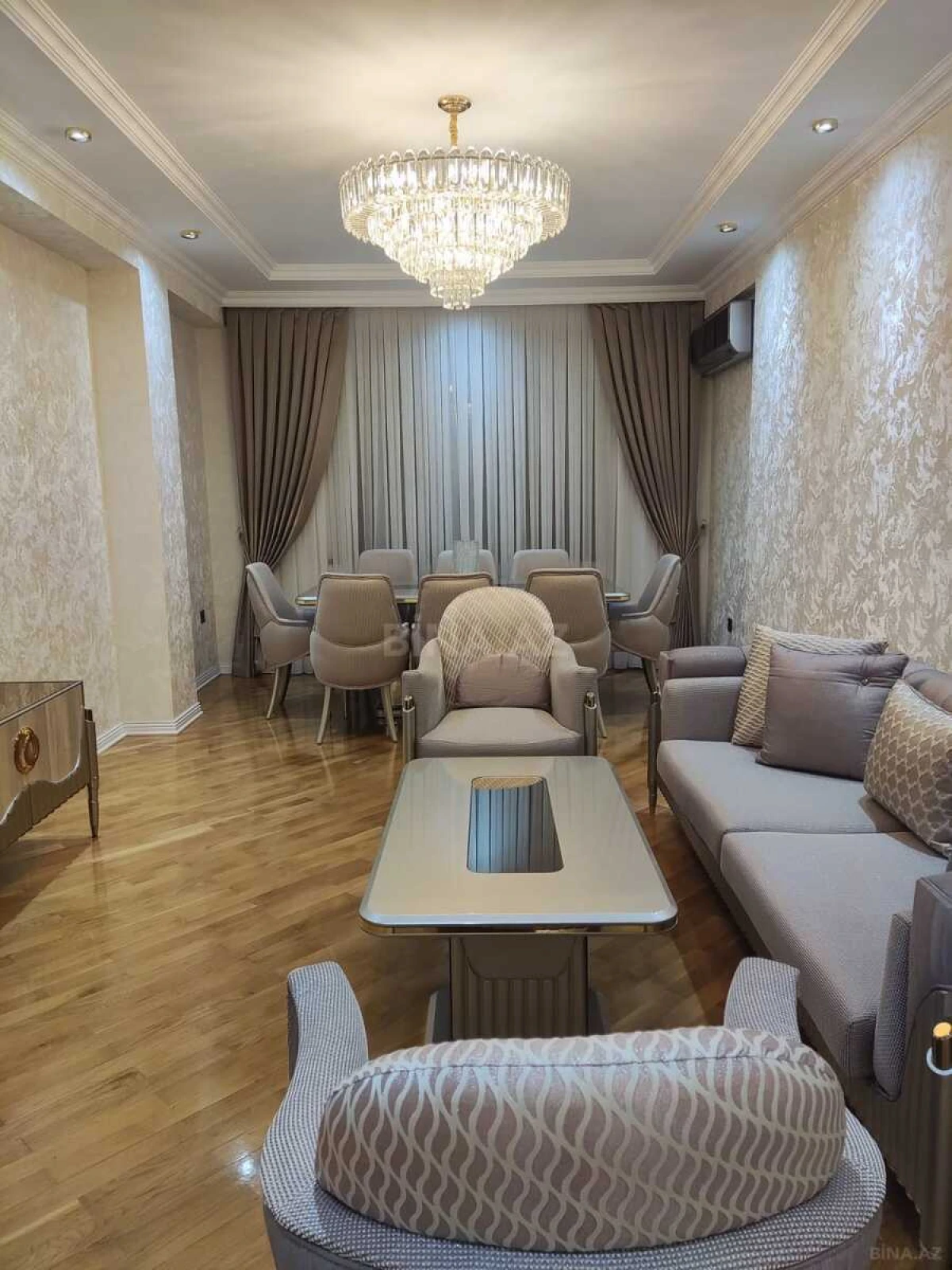 Satılır 3 otaqlı mənzil 114 m²
