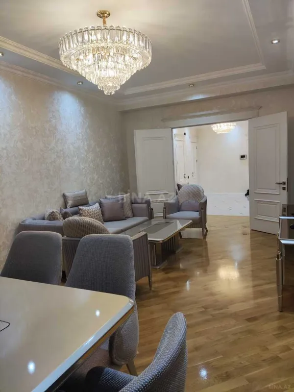 Satılır 3 otaqlı mənzil 114 m²