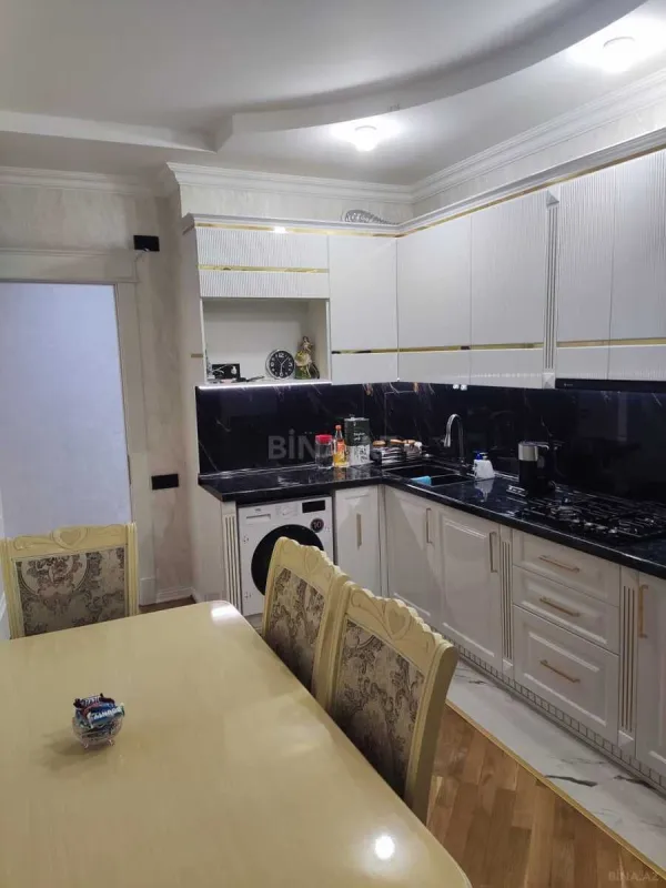 Satılır 3 otaqlı mənzil 114 m²