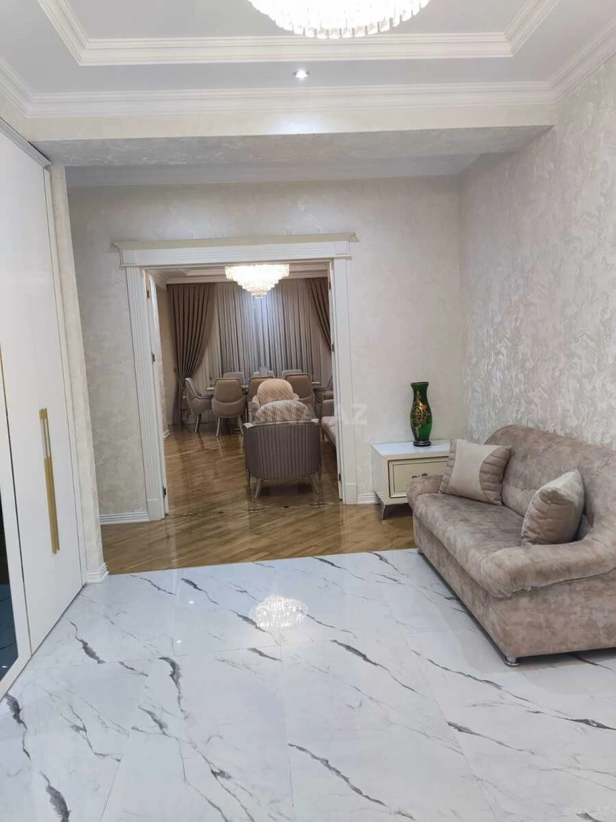 Satılır 3 otaqlı mənzil 114 m²
