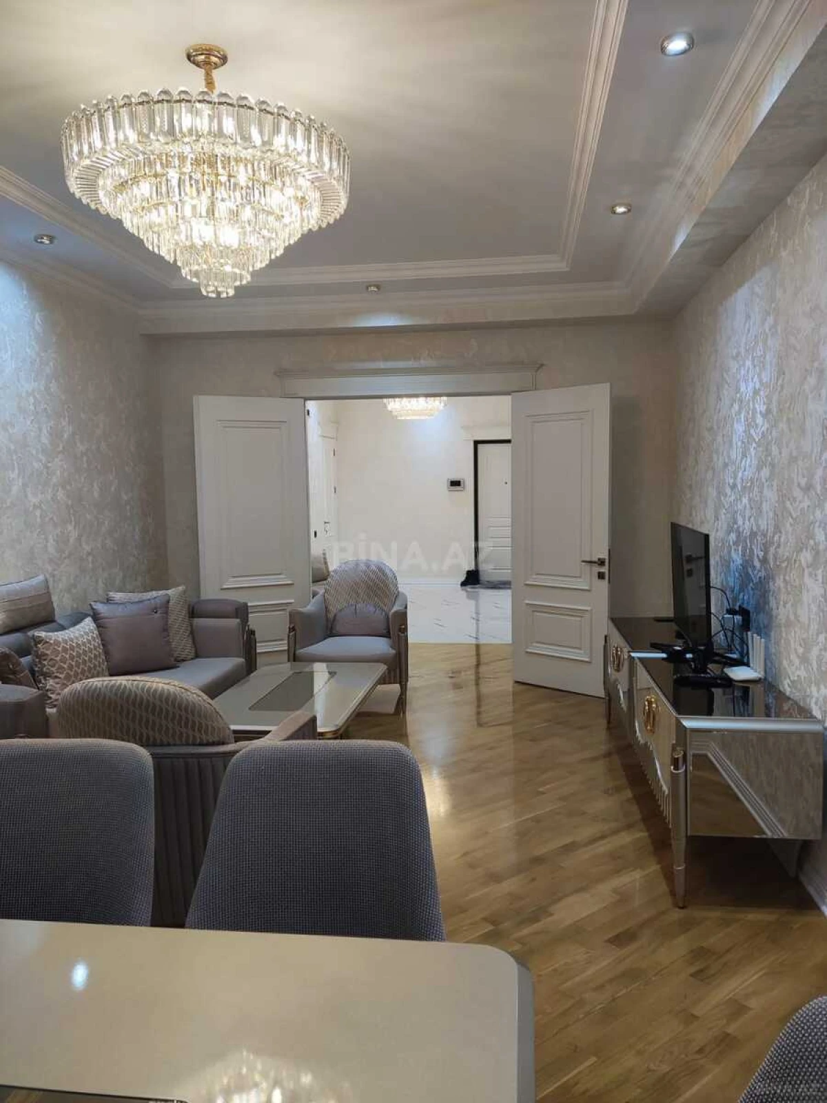 Satılır 3 otaqlı mənzil 114 m²
