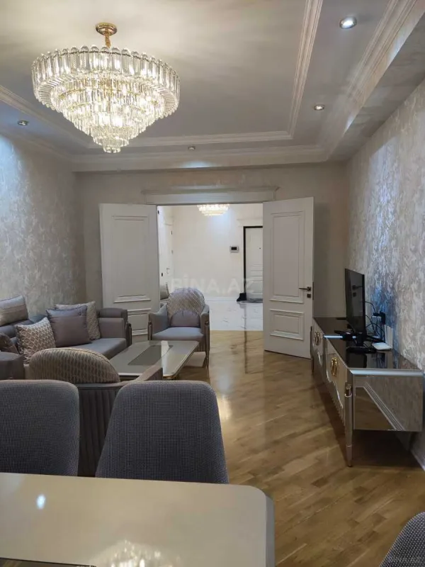 Satılır 3 otaqlı mənzil 114 m²