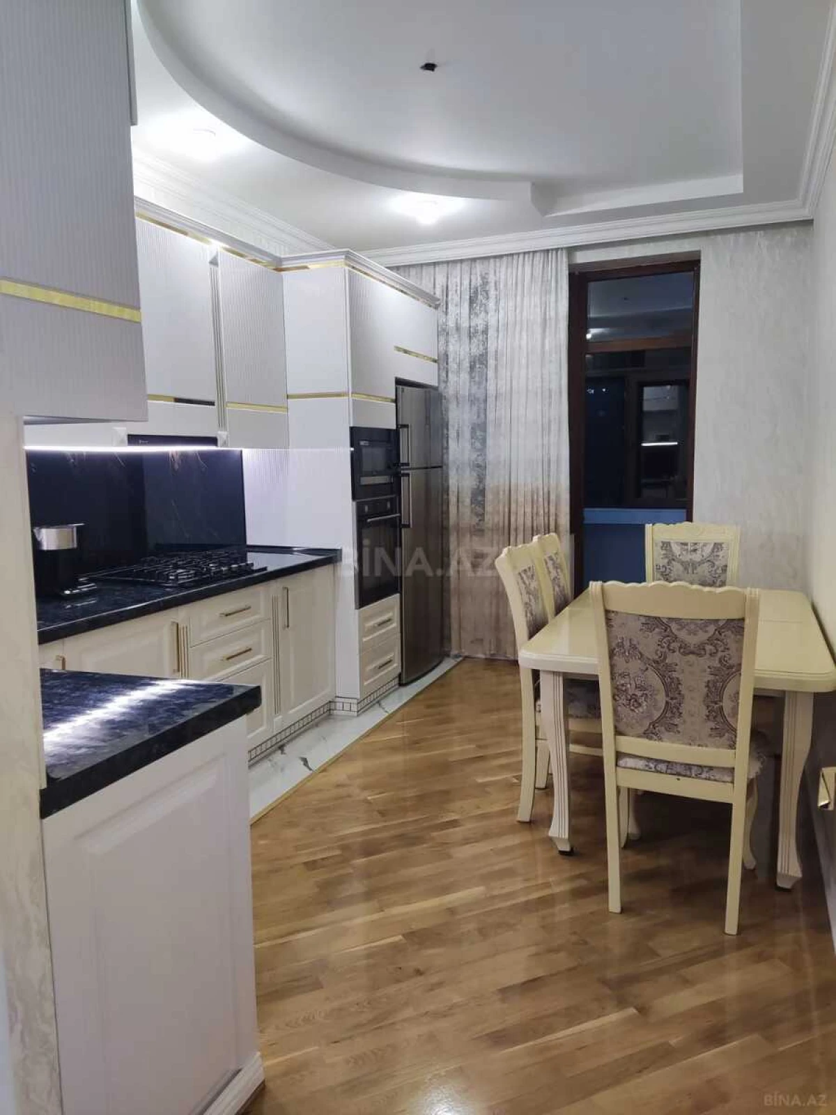 Satılır 3 otaqlı mənzil 114 m²