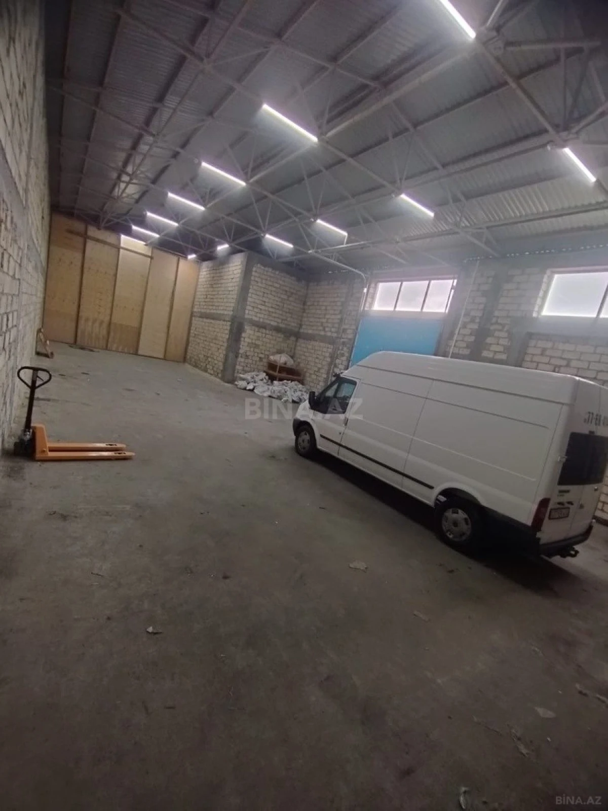 Kirayə verilir obyekt 225 m²