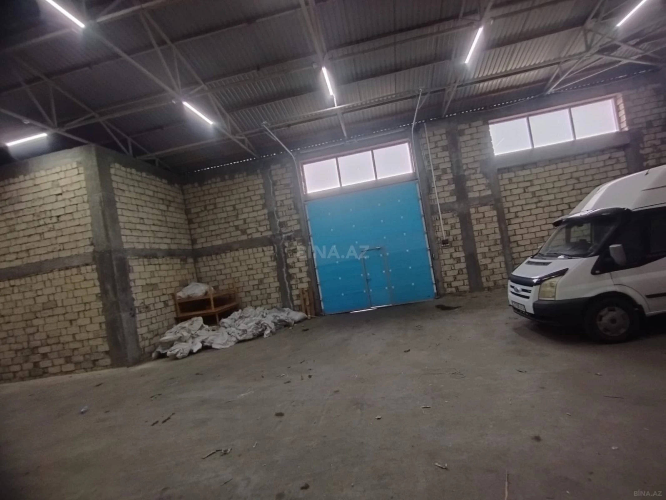 Kirayə verilir obyekt 225 m²