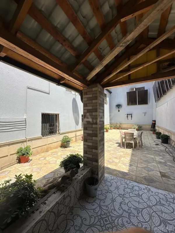 Satılır 7 otaqlı həyət evi 330 m²