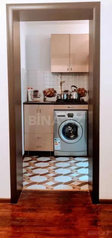 Satılır 9 otaqlı həyət evi 250 m²