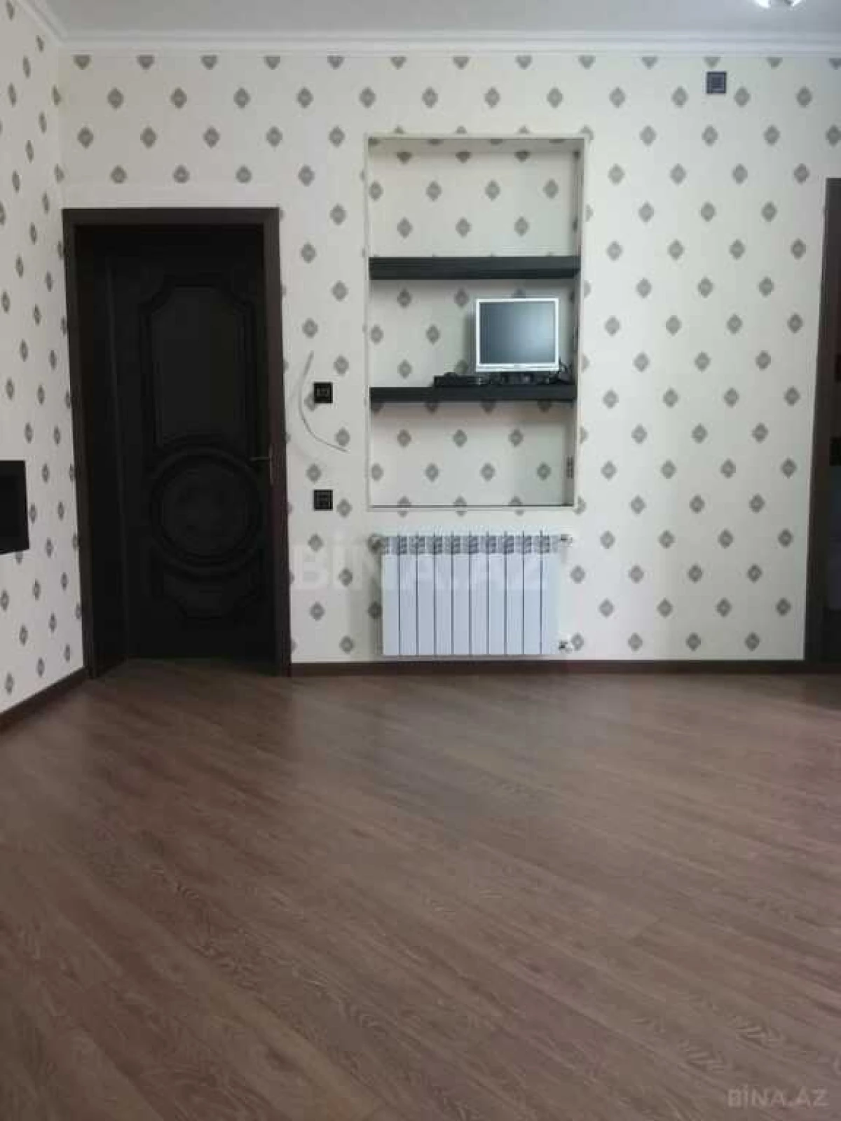 Satılır 9 otaqlı həyət evi 250 m²