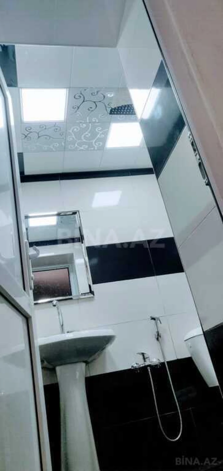 Satılır 9 otaqlı həyət evi 250 m²