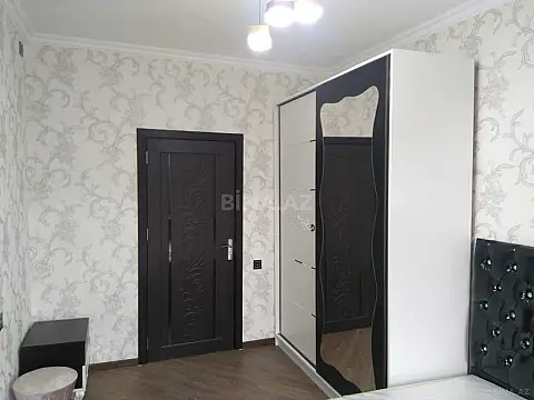 Satılır 9 otaqlı həyət evi 250 m²