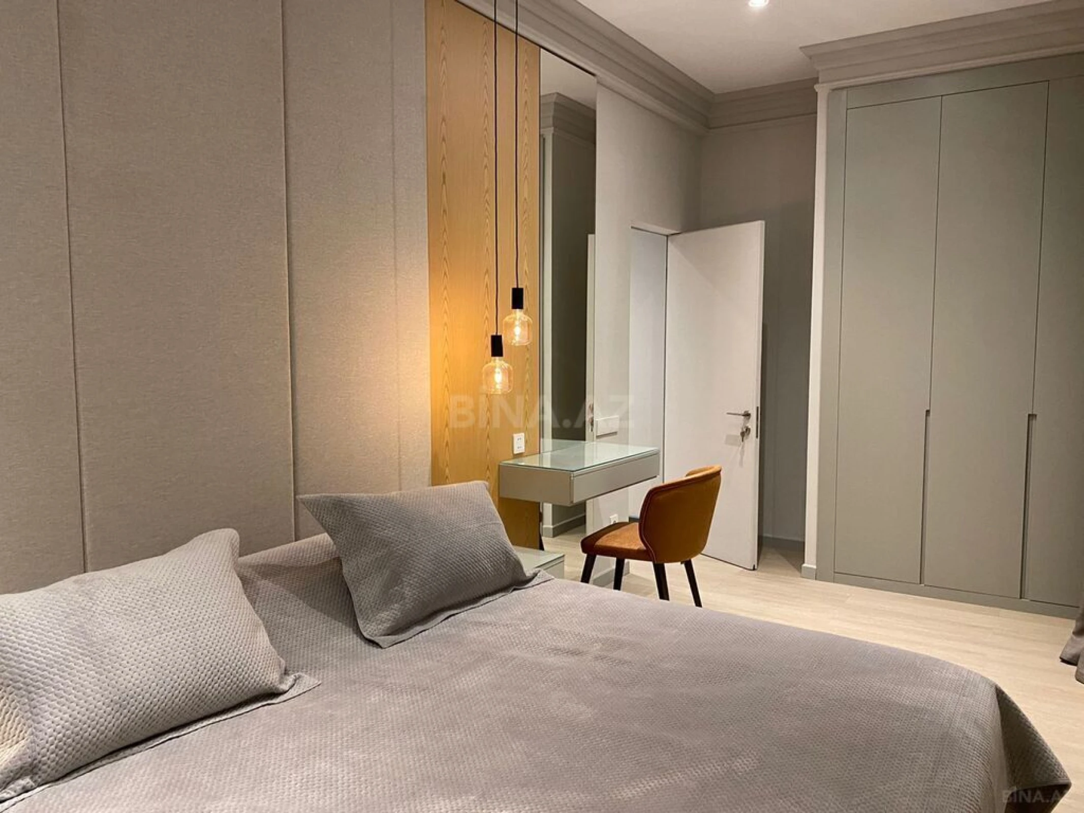 Kirayə verilir 3 otaqlı mənzil 130 m²