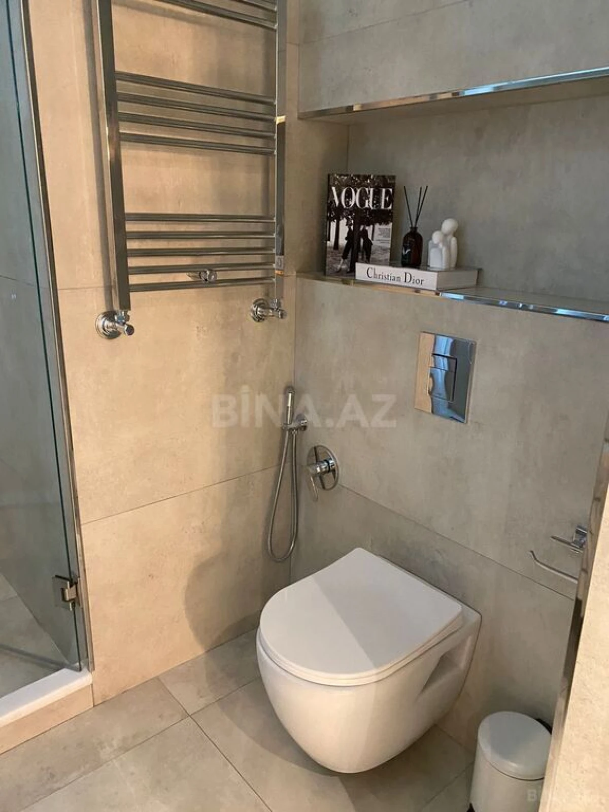 Kirayə verilir 3 otaqlı mənzil 130 m²